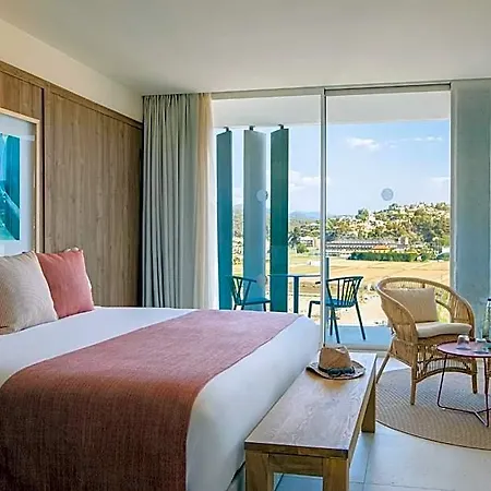 Atzavara & Hotel 5*